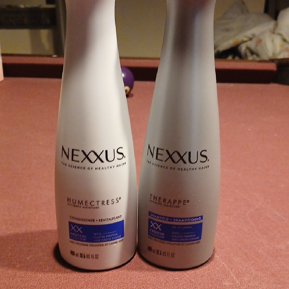 Nexxus Humectress Conditioner and Therappe Shampoo Set NWT..retaol 42.00.